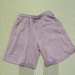 薄いピンク ハーフパンツ