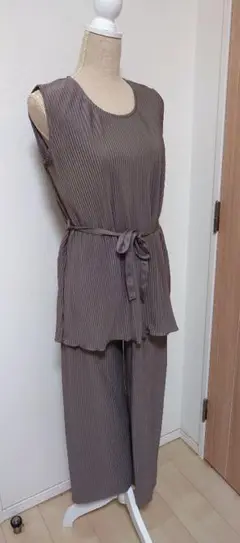 セットアップ ノースリーブ プリーツ ベージュ グレージュ