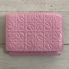 早い者勝ち！最終価格‼️LOEWE ピンク 三つ折り財布 2025年最新】LOEWE カラー：ピンク系 三つ折り財布の人気