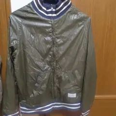 リバーシブルジッパー付きジャンパー