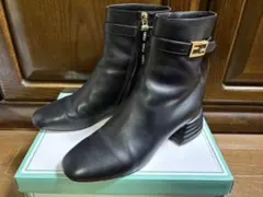【美品】FENDI フェンディ　レザーショートブーツのサムネイル
