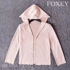 美品✨フォクシー　リリー　パーカー　ロゴプレート　22年増産モデル　シルク 美品✨フォクシー リリー パーカー ロゴプレート 22年増産モデル