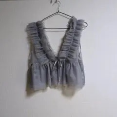 グレー フリル Vネック ベスト AZUL by moussy　アズール