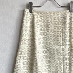 Unaca ロングスカート Aライン バックスリット カットワーク刺繍 裏地付きのサムネイル