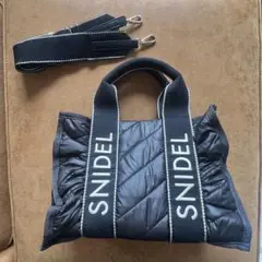SNIDEL スナイデル フラッフィーフリルロゴバッ グ ブラック