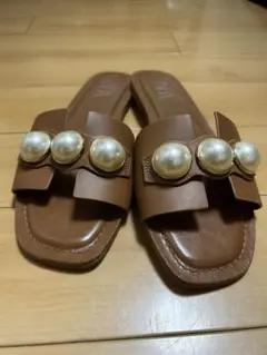 ZARAパール付きフラットサンダル 美品　41サイズ(少数回着用あり)