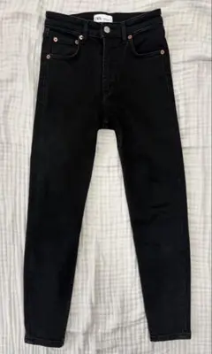 ZARA ブラックスキニーハイライズアンクルデニム 24