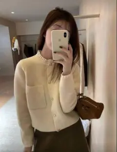 【新品未使用】ニットカーディガン ハートゴールドボタン フリル ホワイト フリー