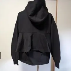 cocaフリル付きブラックパーカー