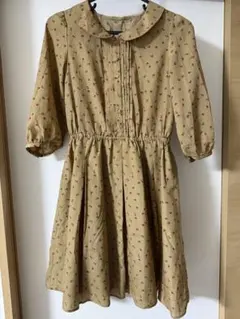 ベージュ花柄七分袖ワンピース