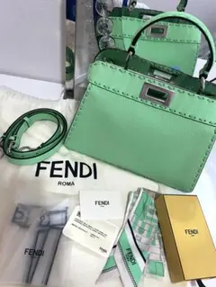 FENDI セレリア ピーカブー アイシーユー スモール グレー　ハンドバッグ 高価買取】FENDIより人気のピーカブーアイシーユーのセレリアスモール