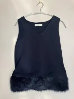 新品CECIL McBEE ブラックファー付きノースリーブ