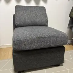 グレーの1人掛けソファ