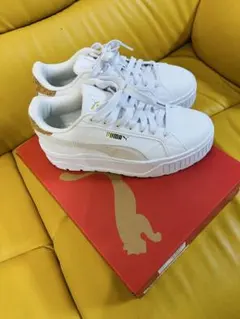 PUMA ホワイト スニーカー⭐︎23センチ 厚底のサムネイル