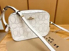 COACH パフォレイテッドレザー シグネチャー ショルダーバッグ ホワイト