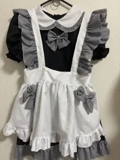 ほぼ未使用、送料無料 メイド服 リボン・フリル付き 黒と白のチェック柄のサムネイル