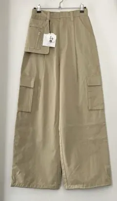 THE YON ベージュ ワークパンツ サイドポケット付き