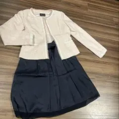 桜色のジャケット✖️紺のスカート　スーツ