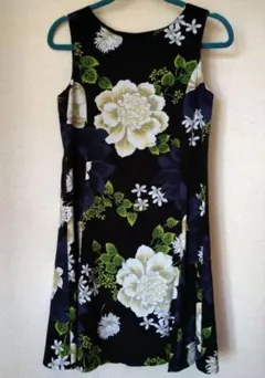 ふりふ　花柄　ノースリーブワンピース