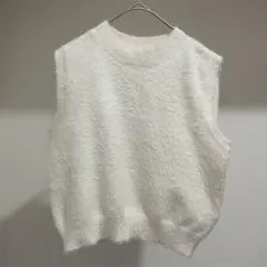 サマーニット　ノースリーブ ホワイト　ラメ入り　ジャギー　韓国　綺麗め　上品のサムネイル