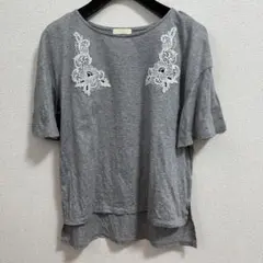 半袖 トップス 刺繍 グレー アースミュージックアンドエコロジー