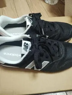 New Balance ブラック スニーカー