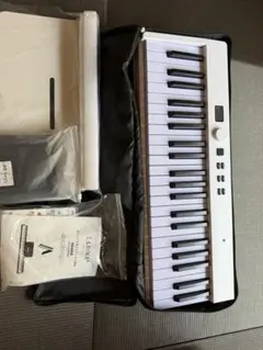 【美品・付属品完備】CARINA 折りたたみ 電子ピアノ 88鍵盤 ホワイト元箱のサムネイル