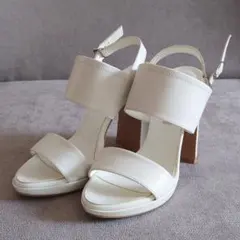 DIANA ヒールサンダル 23cmのサムネイル