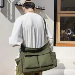 【残り２】男女兼用 A4 ショルダーバッグ 旅行 シンプル 通勤 通学 大容量