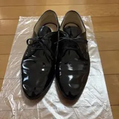 黒の光沢レザー ローファー　PRADA
