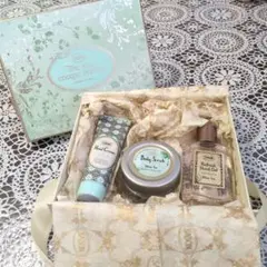 SABON　ハンドクリーム、ジェル、ボディスクラブ　ギフトセットのサムネイル