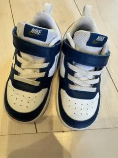 Nike ネイビー ホワイト スニーカー