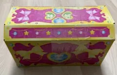サンリオのおもちゃ入り 駄菓子 合計25点 詰め合わせ ぴきしぇも 宝箱のサムネイル