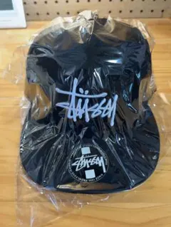 【新品】 STUSSY ステューシー スナップバック キャップ 帽子 黒 白刺繍