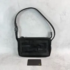Fendi フェンディ　ショルダーバッグ　ミニバッグ　ブラックのサムネイル