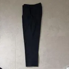 ユニクロ タックテーパードパンツ ネイビー