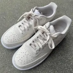 NIKEスニーカー コートLO NN ベージュ HQ4377-100のサムネイル