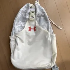 Under Armour ボディバッグ ホワイトのサムネイル