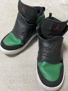 Jordan エアジョーダン 3Y ブラック/グリーン　22センチ