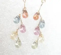 小さなチェコドロップのジグザグピアス　くすみカラーの実り