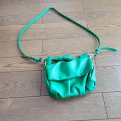 新品　ZARA ショルダーバッグ グリーンのサムネイル