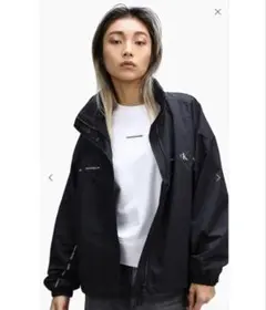 カルバンクラインジーンズ　レディース　ナイロンジャケット　アウター