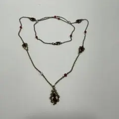 エスニック風　赤ビーズ　ペンダント　平成レトロ