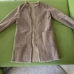 ムートン風ベージュコート