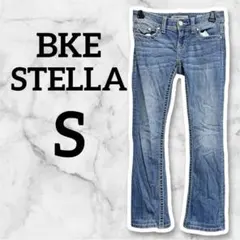 Item thumbnail for item 4c1e49bf-ebda-437c-9e57-c9b01d54f433