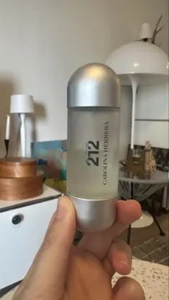 Carolina Herrera キャロライナヘレラ 212 30mlのサムネイル