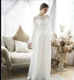 ホワイトウェディングドレス 長袖 フリル