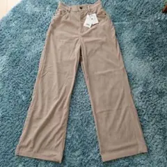 ベージュ カジュアルパンツ