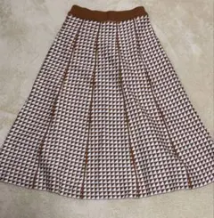 【美品】アビトーキョー　ニットスカート　プリーツ　ブラウン　zaraのサムネイル