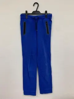 青いロングパンツ ジッパーポケット付き